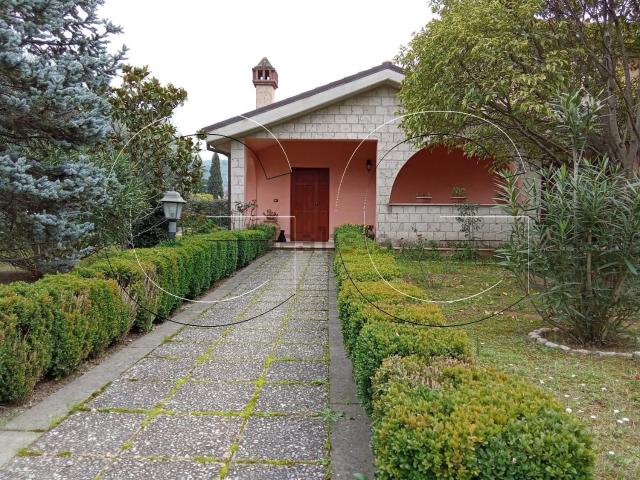 Villetta bifamiliare in vendita di 200 m² in Strada della Val di Serra, 2