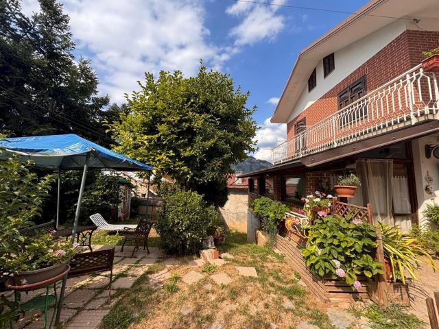 Villetta bifamiliare in vendita di 200 m² in Via della Consolata, 5
