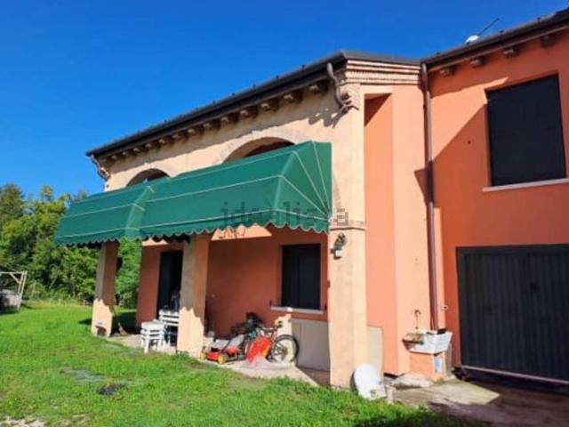 Villetta bifamiliare in vendita di 200 m² in Vicolo San Michele, 13