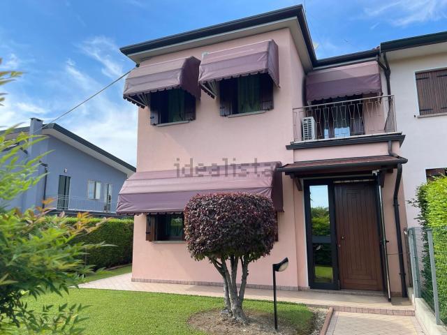 Villetta bifamiliare in vendita di 200 m² in Via Terraglietto, 33
