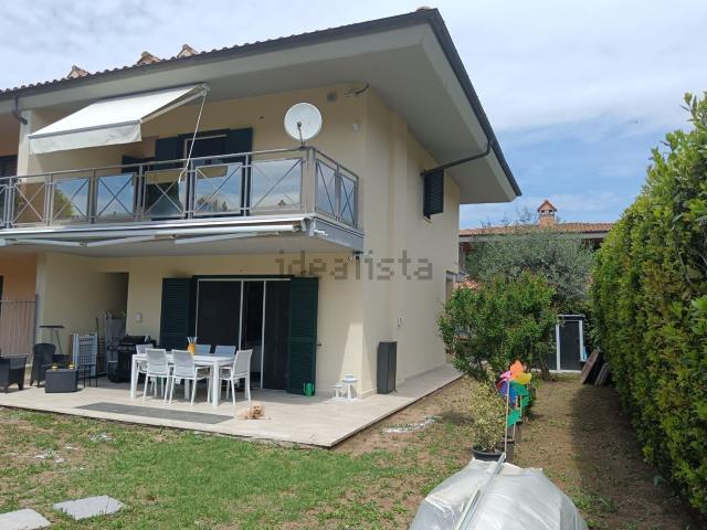 Villetta bifamiliare in vendita di 200 m² in Via Terre dei Consoli, 1