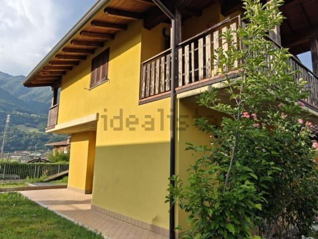 Villetta bifamiliare in vendita di 200 m² in Via Tironega