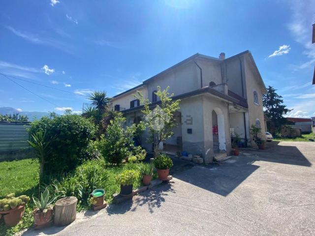 Villetta bifamiliare in vendita di 200 m² in Via Trecce