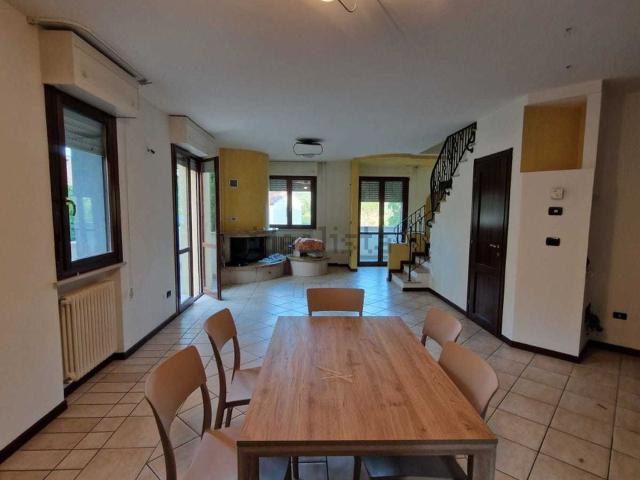 Villetta a schiera in vendita di 200 m² in Via Aldo Moro, 6