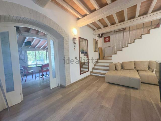 Villetta bifamiliare in vendita di 200 m² in Via Amerini