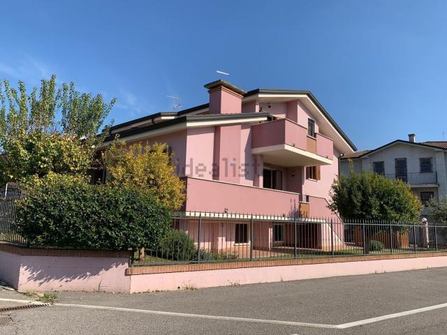 Villetta bifamiliare in vendita di 200 m² in Via Antonio Gramsci