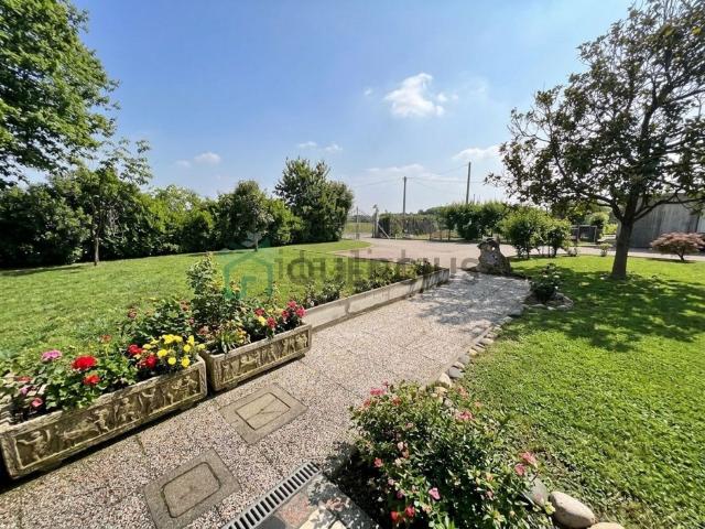 Villetta bifamiliare in vendita di 200 m² in Via Ca&apos  Rugger