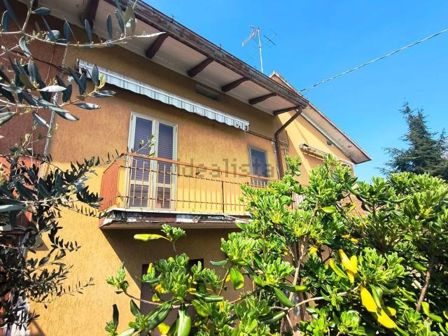 Villetta bifamiliare in vendita di 200 m² in Via Calagianni