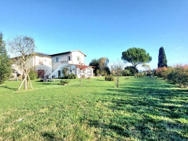 Villetta bifamiliare in vendita di 200 m² in Via Callette, 2