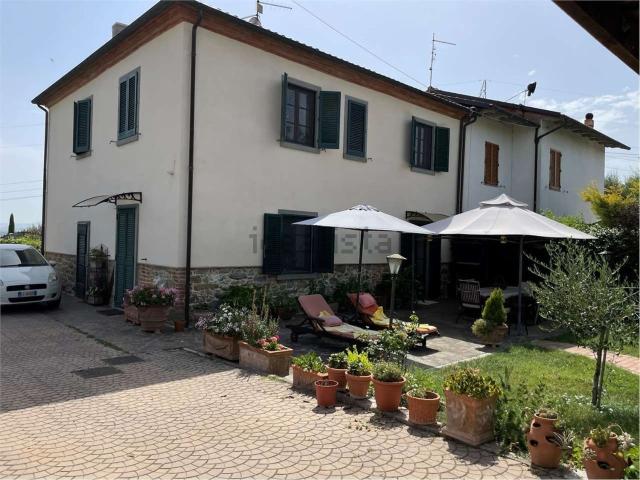 Villetta bifamiliare in vendita di 200 m² in Via Carraia