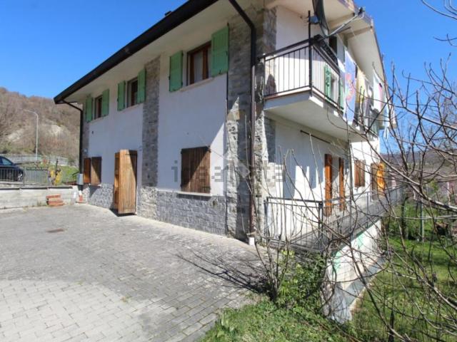 Villetta bifamiliare in vendita di 200 m² in Via Case Ferrari, 7