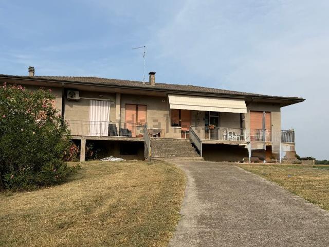 Villetta bifamiliare in vendita di 200 m² in Via Chiesa