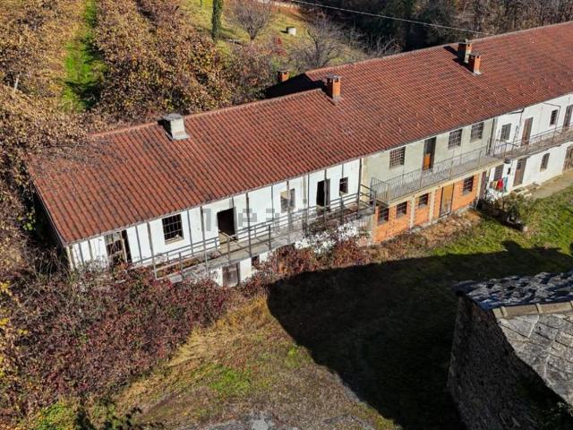 Villetta bifamiliare in vendita di 200 m² in Via Comba Marasso, 14