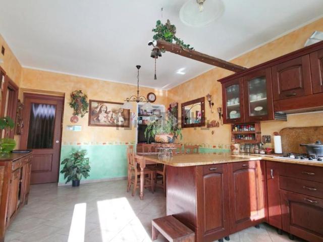 Villetta bifamiliare in vendita di 200 m² in Via Colombaro, 5