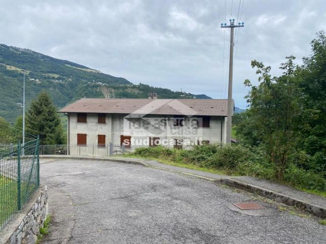 Villetta bifamiliare in vendita di 200 m² in Via Cornelli