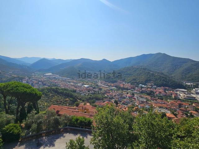 Villetta bifamiliare in vendita di 200 m² in Via Costa di Verici, 2