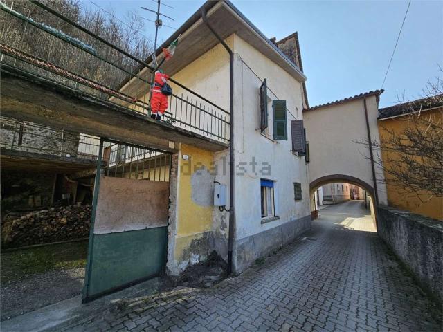 Villetta bifamiliare in vendita di 200 m² in Via Cosma e Damiano, 8