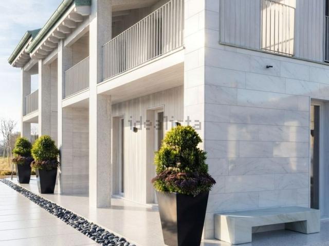 Villetta bifamiliare in vendita di 200 m² in Via Crea