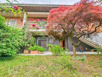 Villetta bifamiliare in vendita di 200 m² in Via del Progresso, 26