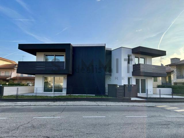 Villetta bifamiliare in vendita di 200 m² in Via della Potara