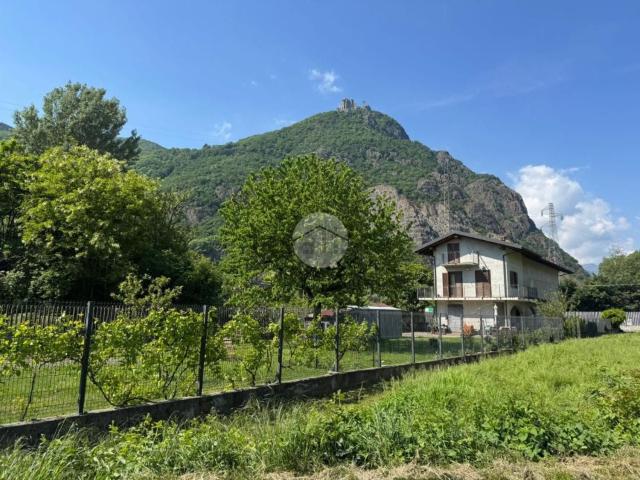 Villetta bifamiliare in vendita di 200 m² in Via delle Chiuse, 1