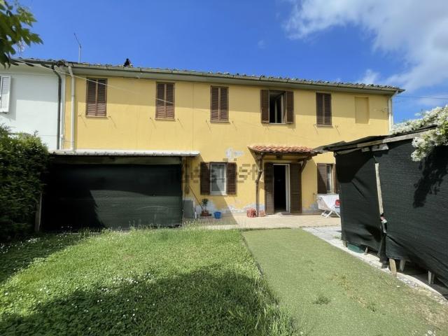 Villetta bifamiliare in vendita di 200 m² in Via di Vitricaia