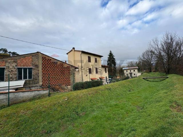Villetta bifamiliare in vendita di 200 m² in Via di Cerasomma, 1065
