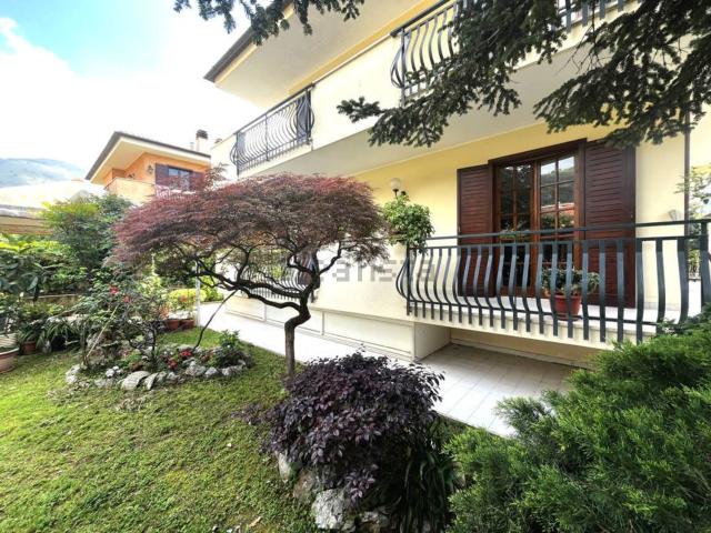 Villetta bifamiliare in vendita di 200 m² in Via E. F. Mazzanti, 7