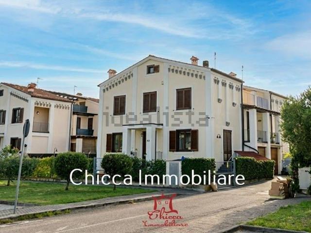 Villetta bifamiliare in vendita di 200 m² in Via Emanuele Repetti