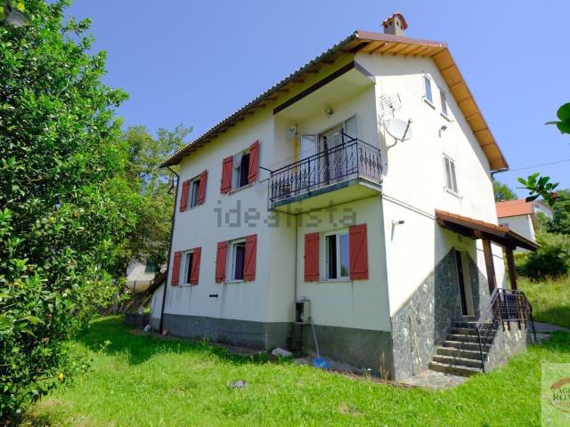 Villetta bifamiliare in vendita di 200 m² in Via Faiallo, 109