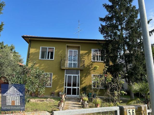 Villetta bifamiliare in vendita di 200 m² in Via Fiumazzo, 33