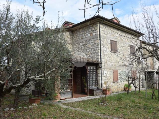 Villetta bifamiliare in vendita di 200 m² in Via fonte dei Rossi, 34