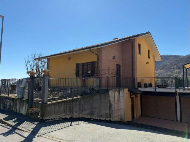Villetta bifamiliare in vendita di 200 m² in Via Giovanni Dominici