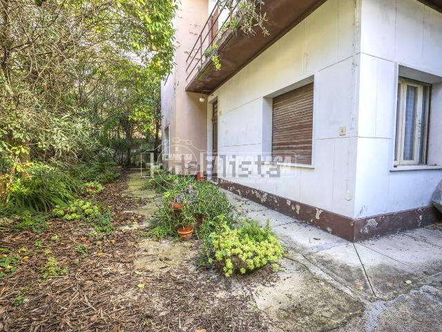 Villetta bifamiliare in vendita di 200 m² in Via Giambattista Pergolesi