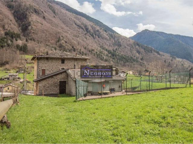 Villetta bifamiliare in vendita di 200 m² in Via Grabiasca, 4