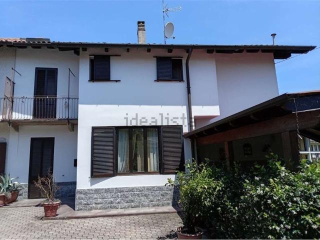 Villetta bifamiliare in vendita di 200 m² in Via Incasale