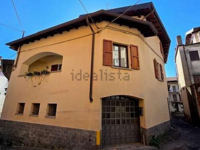 Villetta bifamiliare in vendita di 200 m² in Via Indipendenza, 16