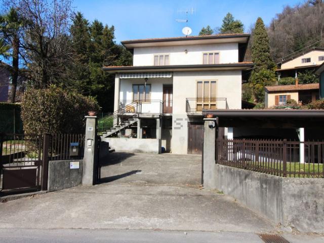 Villetta bifamiliare in vendita di 200 m² in Via IV Novembre, 17
