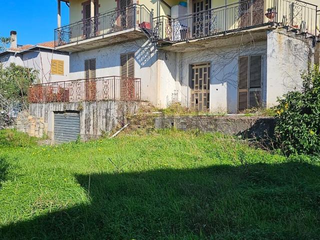 Villetta bifamiliare in vendita di 200 m² in Via leopardi