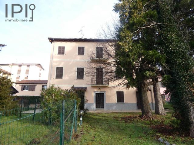 Villetta bifamiliare in vendita di 200 m² in Via Madonna del Bosco