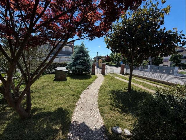 Villetta a schiera in vendita di 200 m² in Via Malintrada