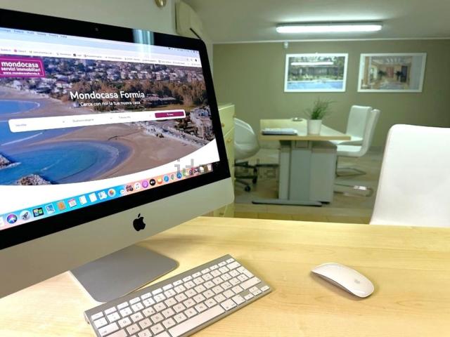 Villetta bifamiliare in vendita di 200 m² in Via Mar Tirreno, 35