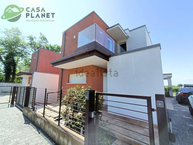 Villetta bifamiliare in vendita di 200 m² in Via Marignana