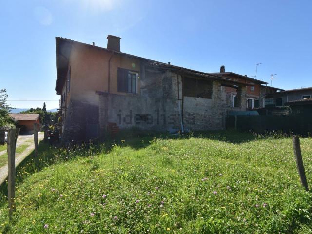 Villetta bifamiliare in vendita di 200 m² in Via Marino, 9