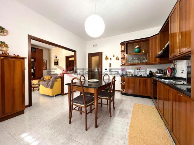 Villetta bifamiliare in vendita di 200 m² in Via Matteotti, 20