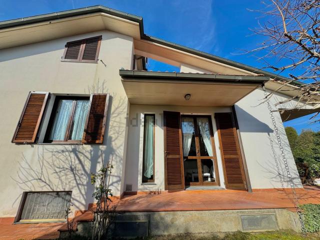 Villetta bifamiliare in vendita di 200 m² in Via michelangelo Buonarroti
