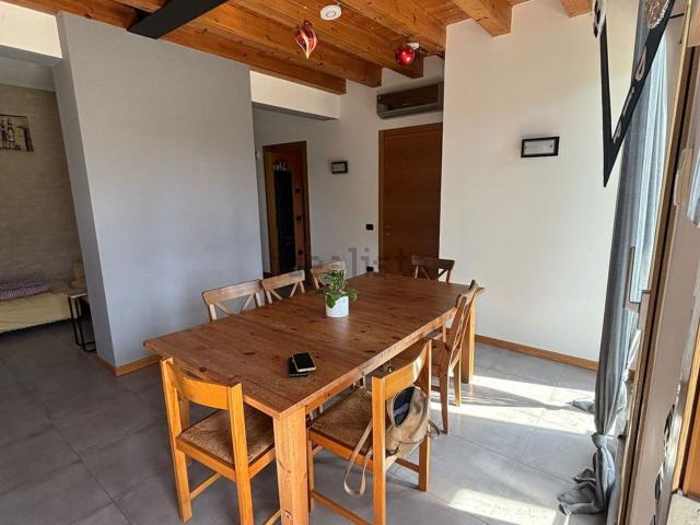 Villetta bifamiliare in vendita di 200 m² in Via Molinella