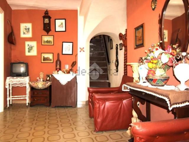 Villetta bifamiliare in vendita di 200 m² in Via Molise, 1