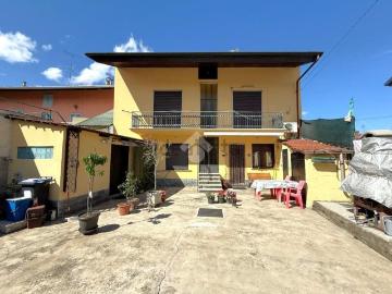 Villetta bifamiliare in vendita di 200 m² in Via per Casale