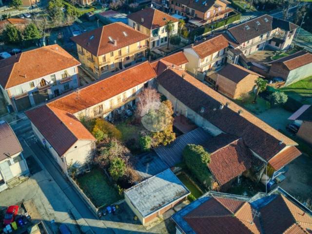 Villetta bifamiliare in vendita di 500 m² in Via Peschiera, 6